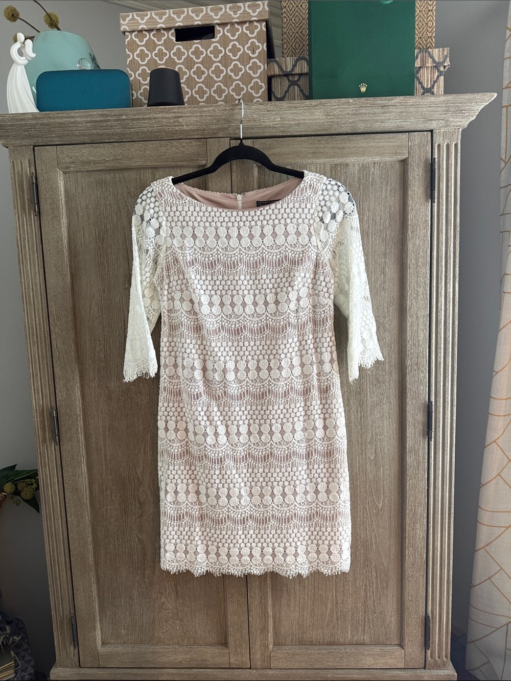 Jessica Howard Cream Lace Mini Dress with Blush Lining